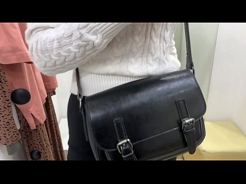 ❤️ אוננות פומבית של הכלבה הצעירה פרלברי עם דילדו בחדר המתאים ❤️❌ סרטון אנאלי אצלנו ❌️❤